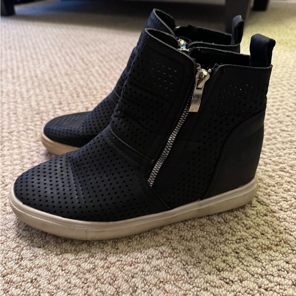 Black Women's High-Top Sneakers/ Booties